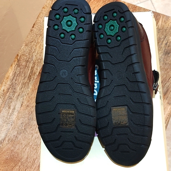 Spring Step Leather Slip on Shoes - Picture 5 of 5